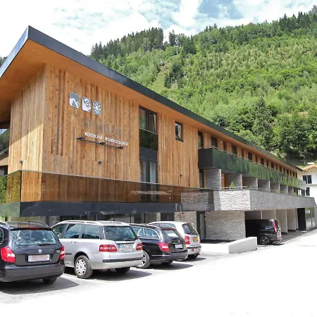 Modern With Garden, With Access To Sauna Neukirchen am Großvenediger